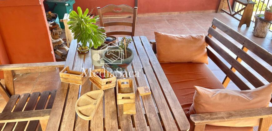 Casa con terrazzo