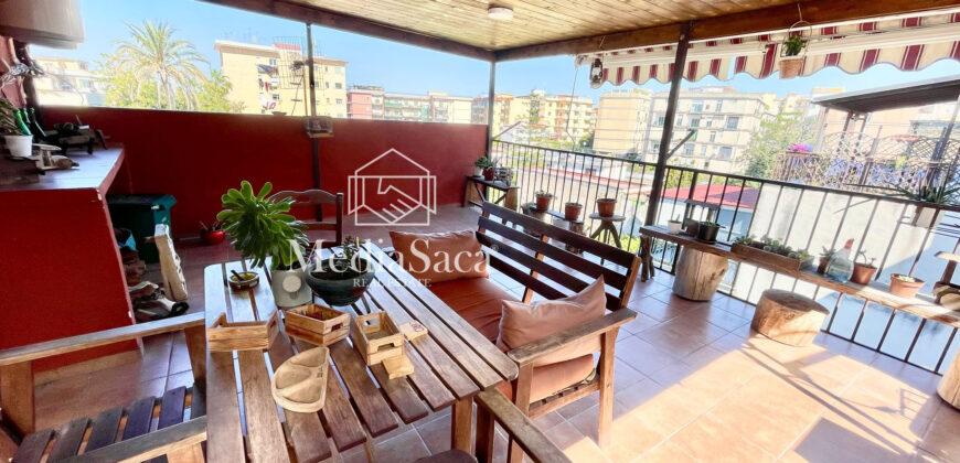 Casa con terrazzo