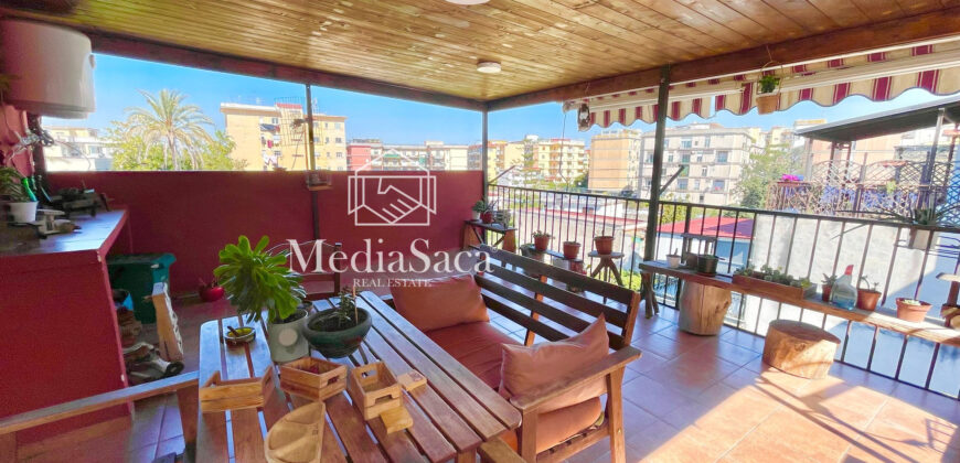 Casa con terrazzo
