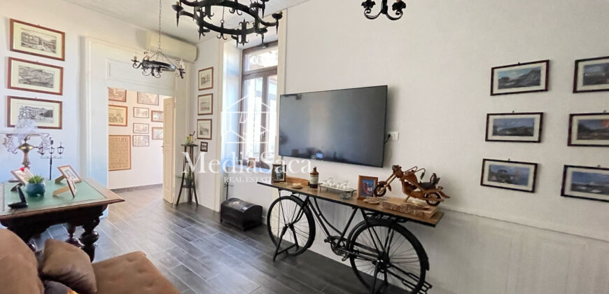 Casa con terrazzo